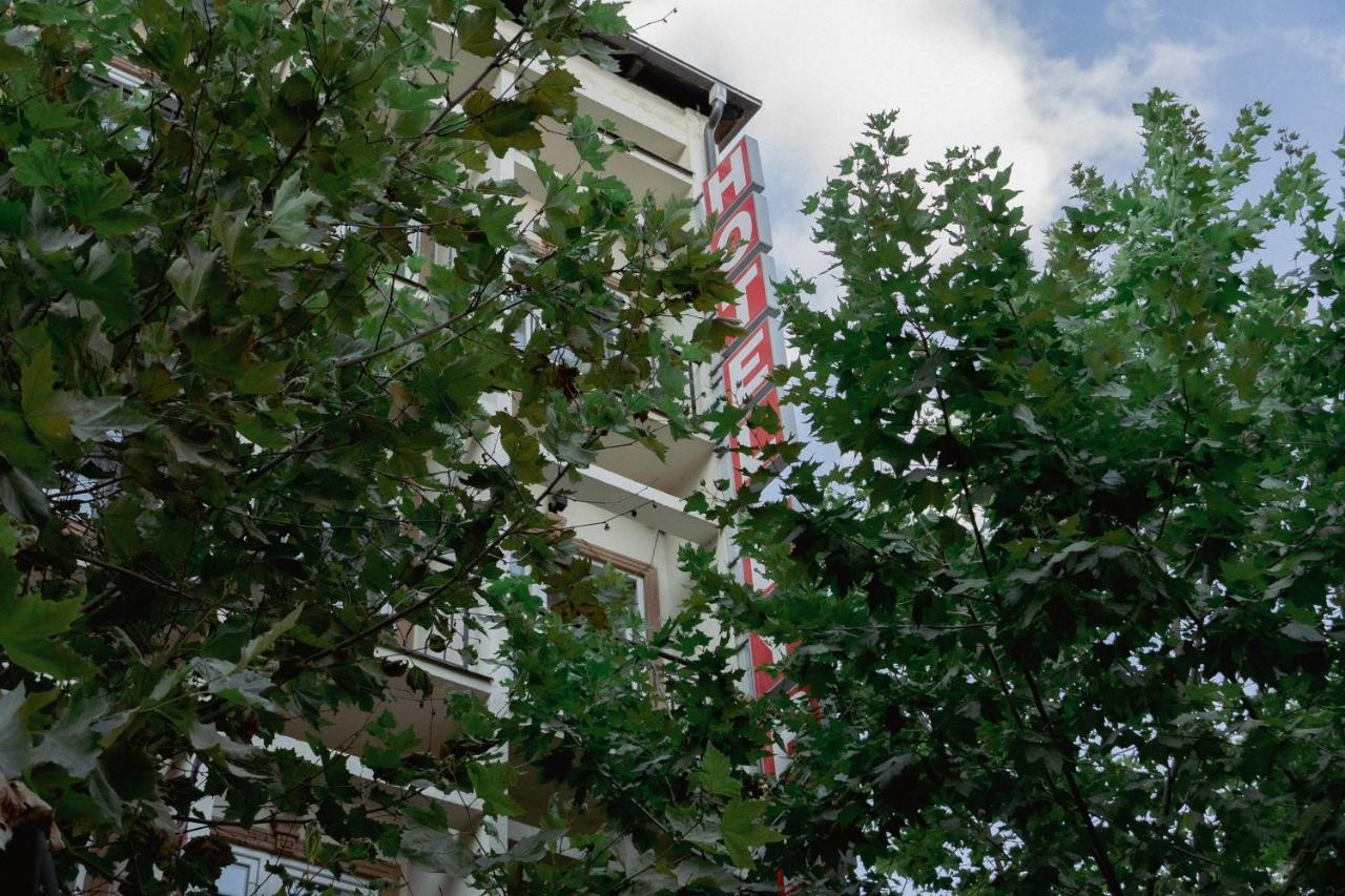 Hotel Lybeten Ferizaj Kültér fotó