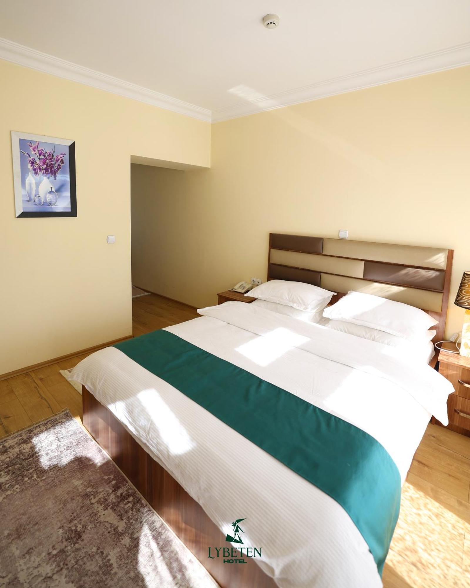 Hotel Lybeten Ferizaj Kültér fotó
