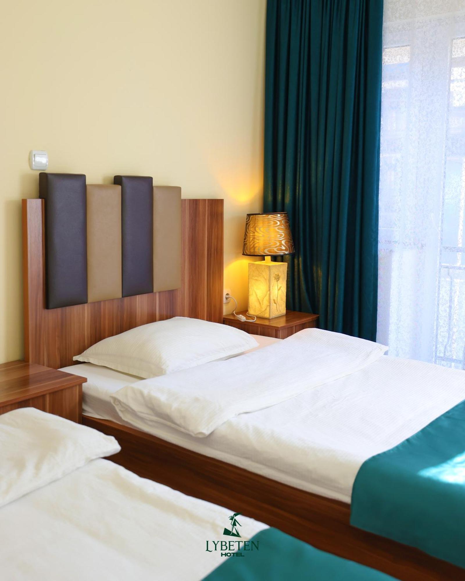 Hotel Lybeten Ferizaj Kültér fotó