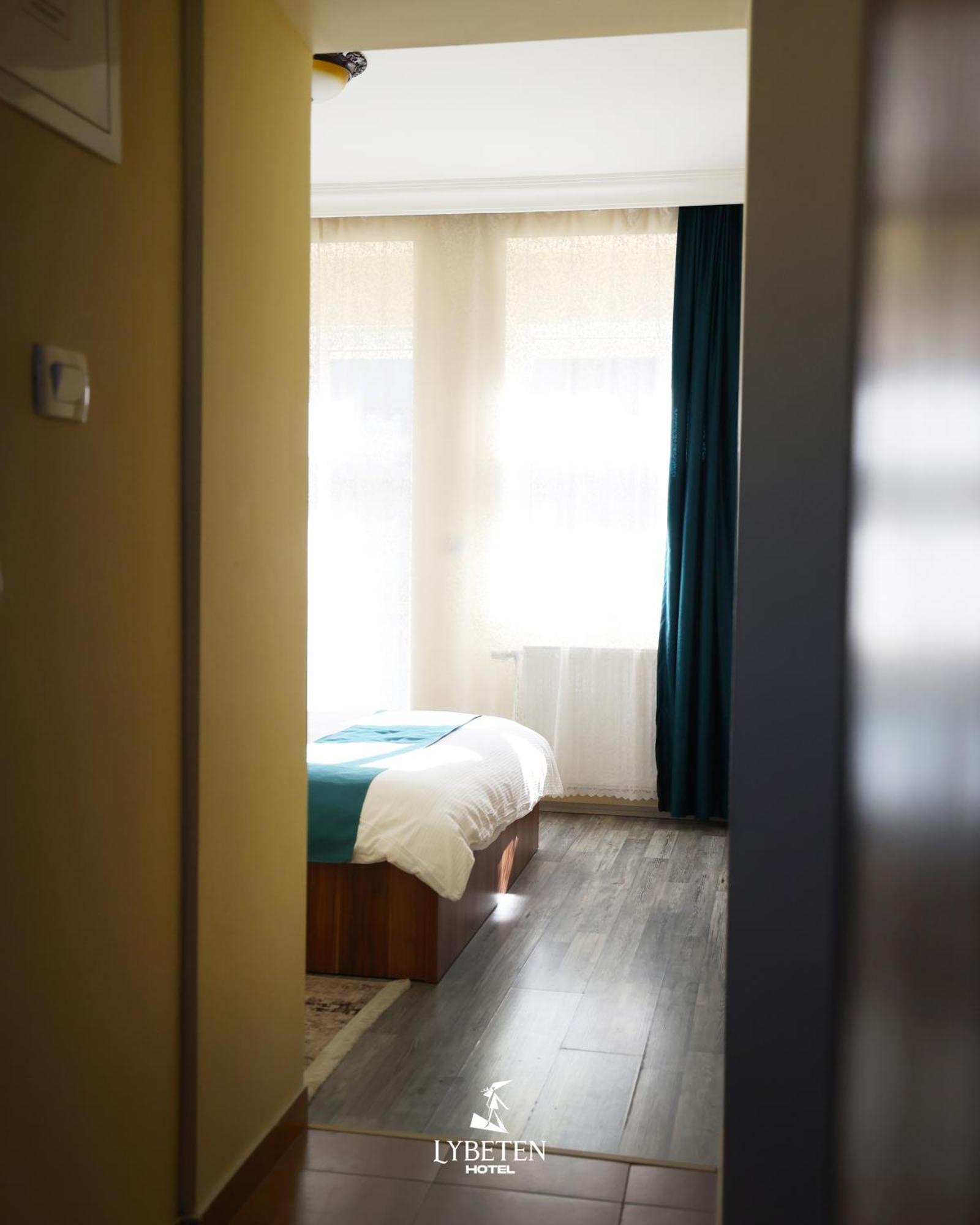 Hotel Lybeten Ferizaj Kültér fotó