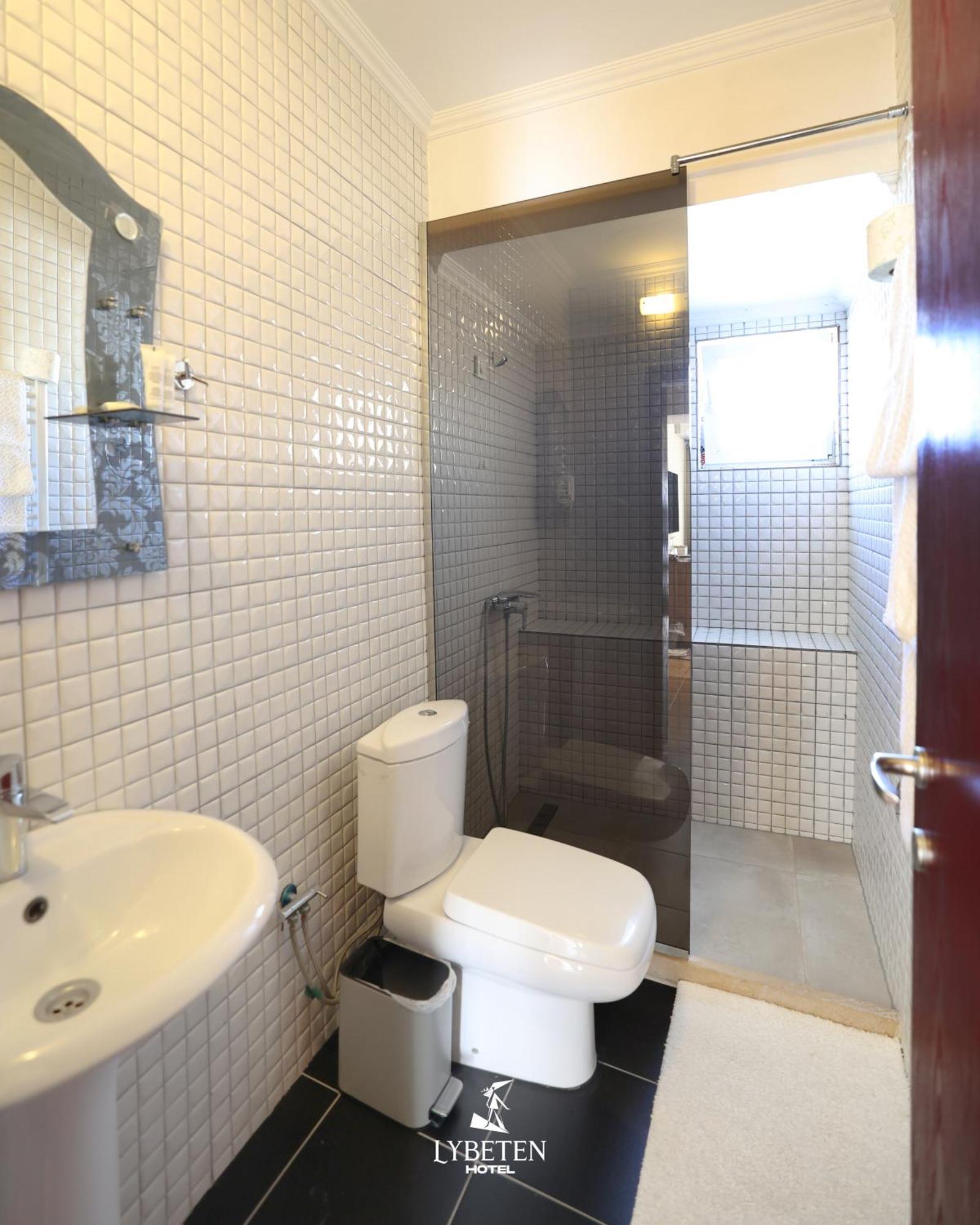 Hotel Lybeten Ferizaj Kültér fotó