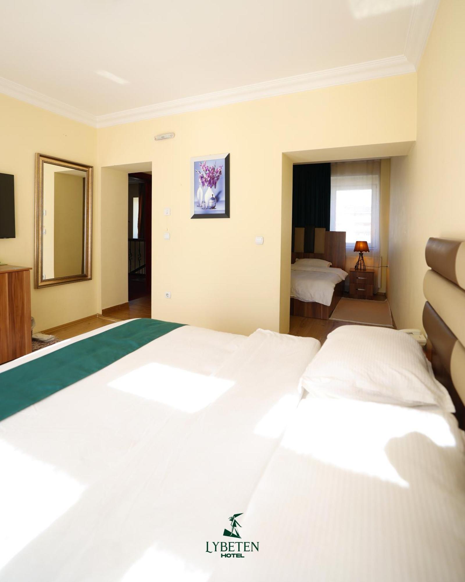Hotel Lybeten Ferizaj Kültér fotó